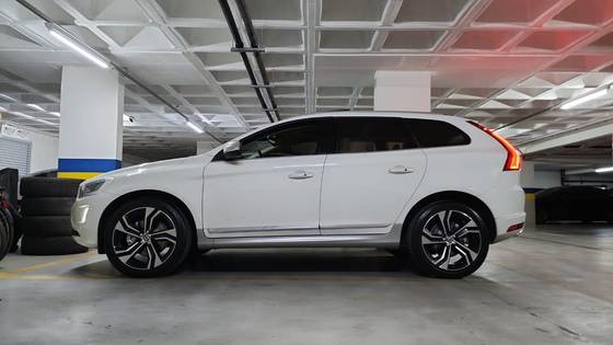 VOLVO XC60 2.0 T6 INSCRIPTION TURBO GASOLINA 4P AUTOMÁTICO VOLVO XC60 2.0 T6 INSCRIPTION TURBO GASOLINA 4P AUTOMÁTICO